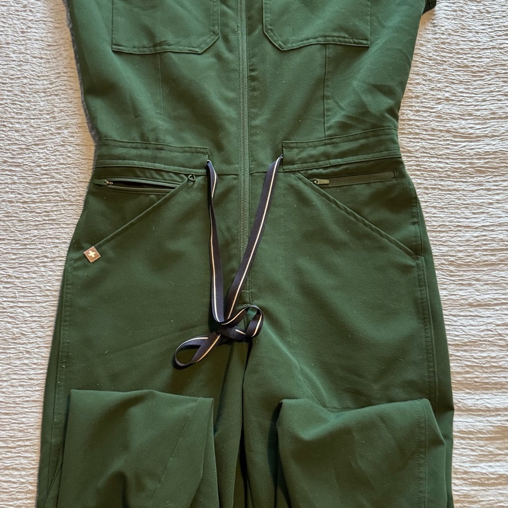 Figs Technical Collection in Deep Green